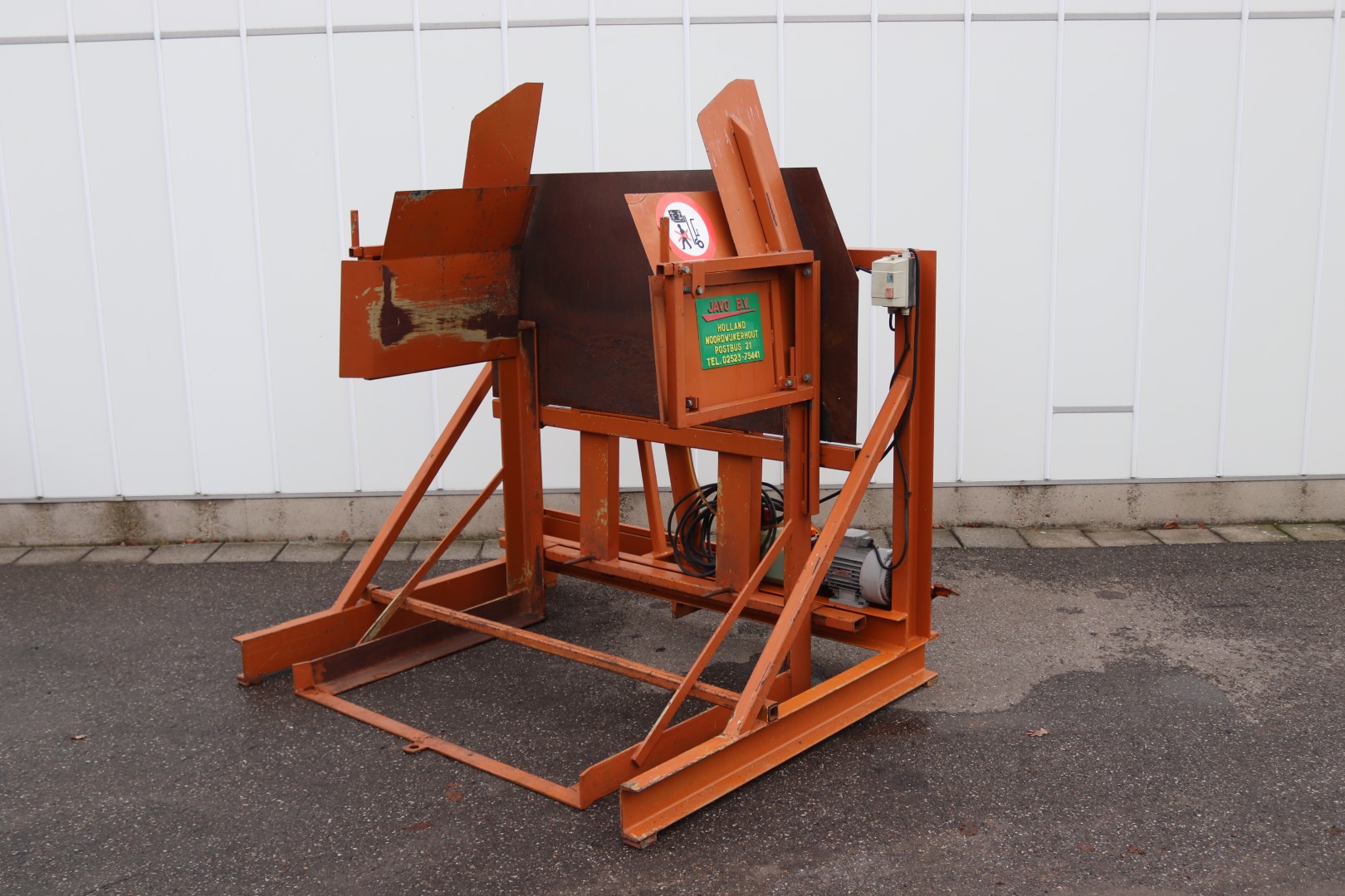 Javo box tipper for max 155 cm wide boxes