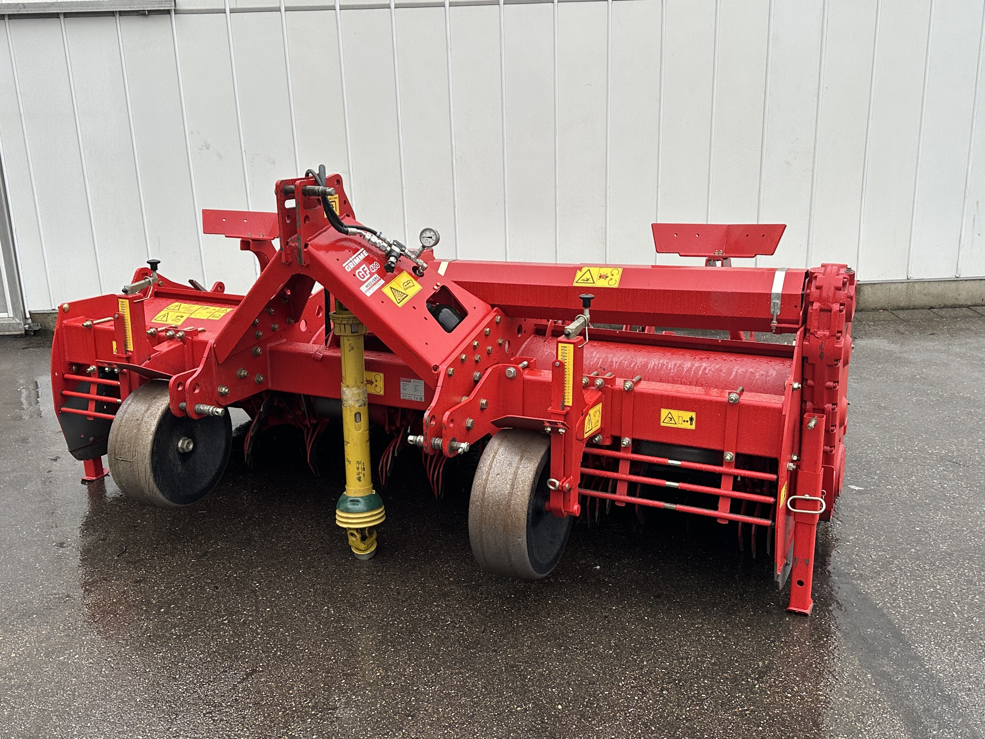 Grimme GF400 Грядо-/гребнеобразователь 4 x 75 см, с формирователями холмов из нержавеющей стали.