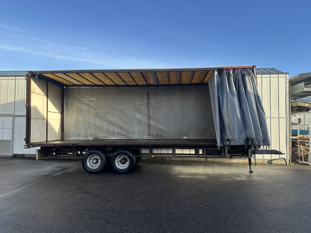 820 Прицеп для сбора урожая Д 825 x Ш 250 x В 260