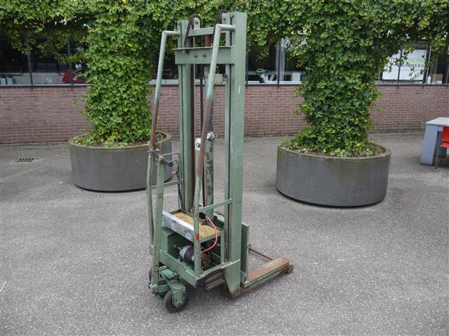 Ван Rooyen boxlift с зарядным устройством