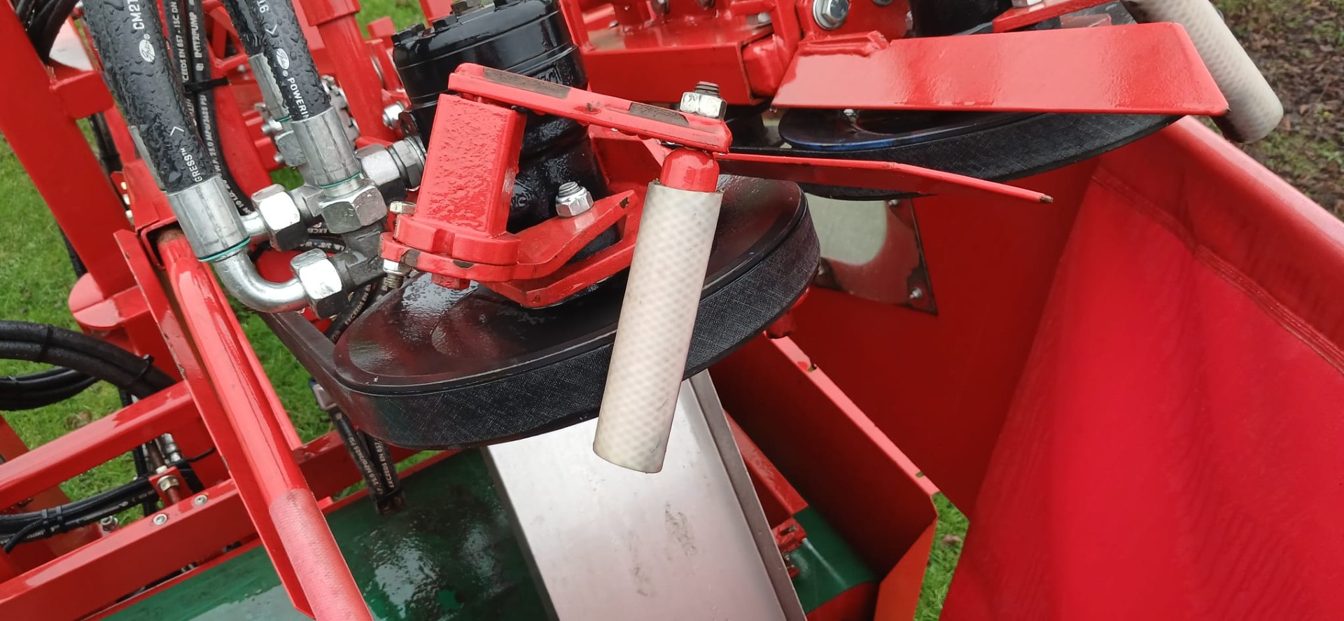 Asa-Lift PO 335-A Однорядный верхний подъемник, комбайн для уборки фенхеля с автоматической подачей рассады в ящики.
