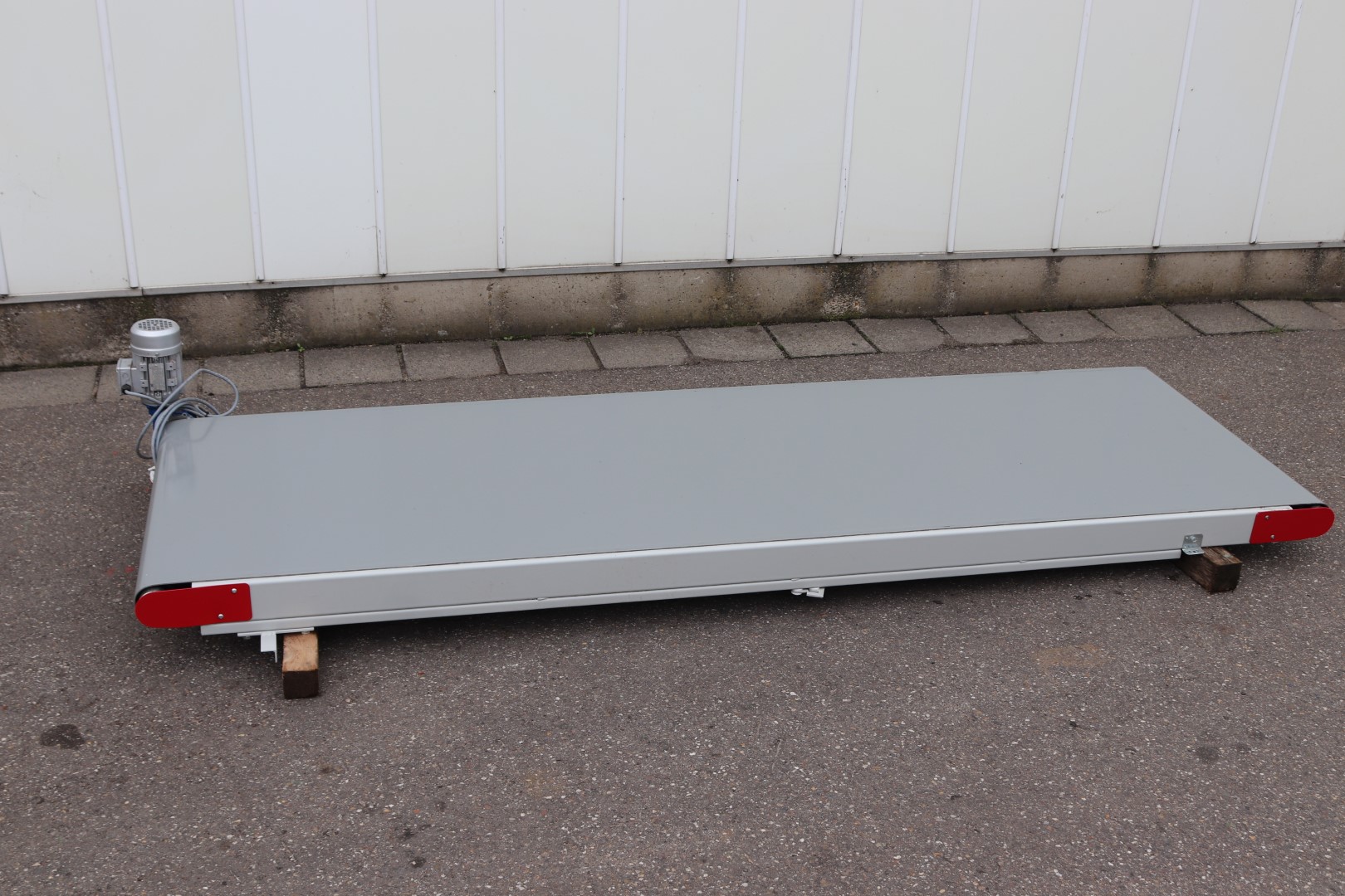 BTM flat conveyor 270 x 85 cm
