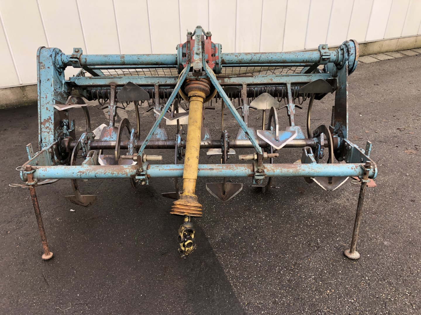 ����� �������������� 180 ��