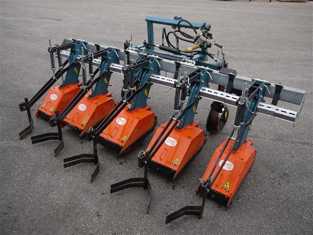 Comeb среди строк rotovator с 4-мя рядами и 5 элементов.