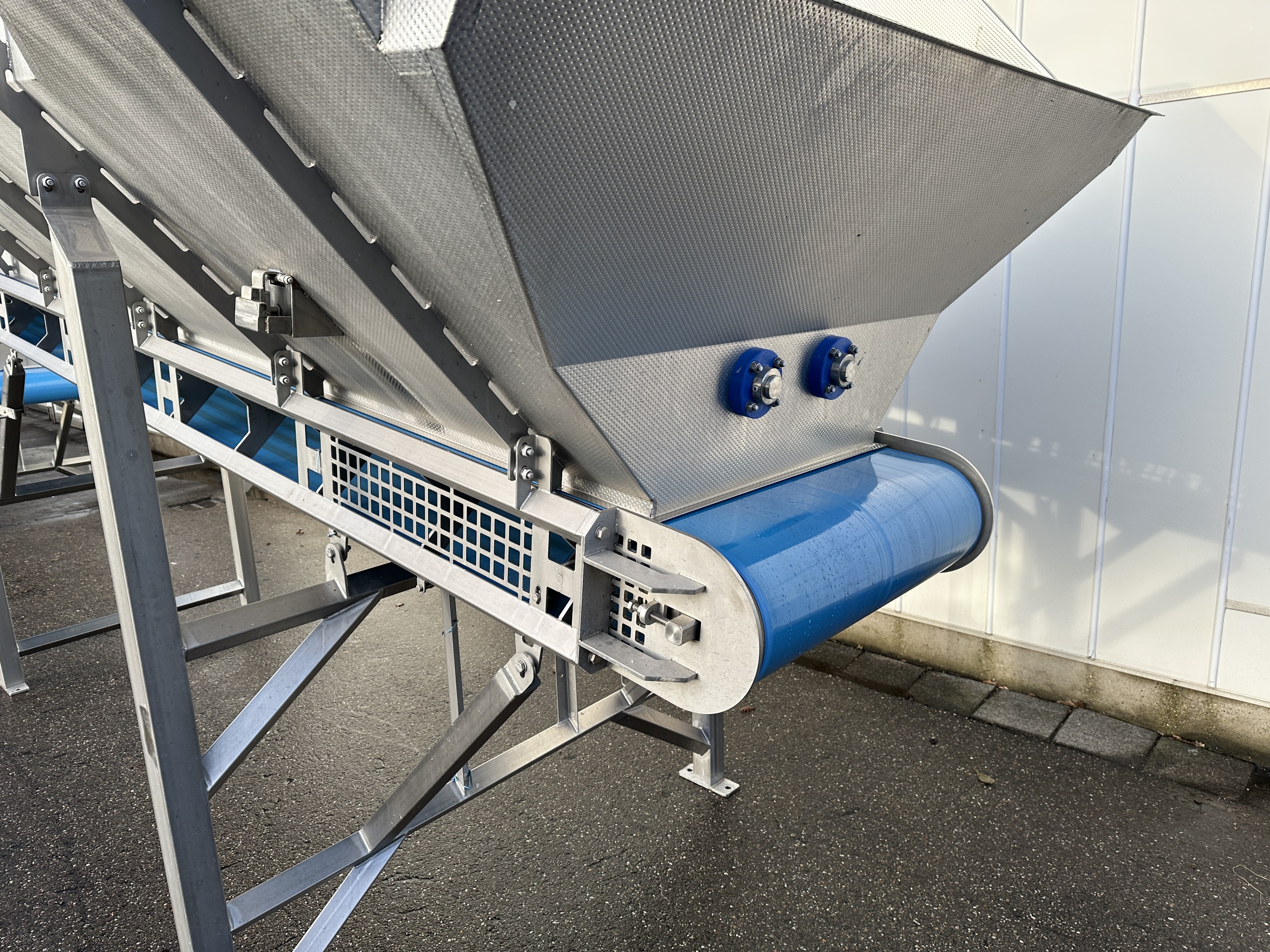 Innotec Systems Дозирующий бункер Конвейер 475 x 77 см, нержавеющая сталь.