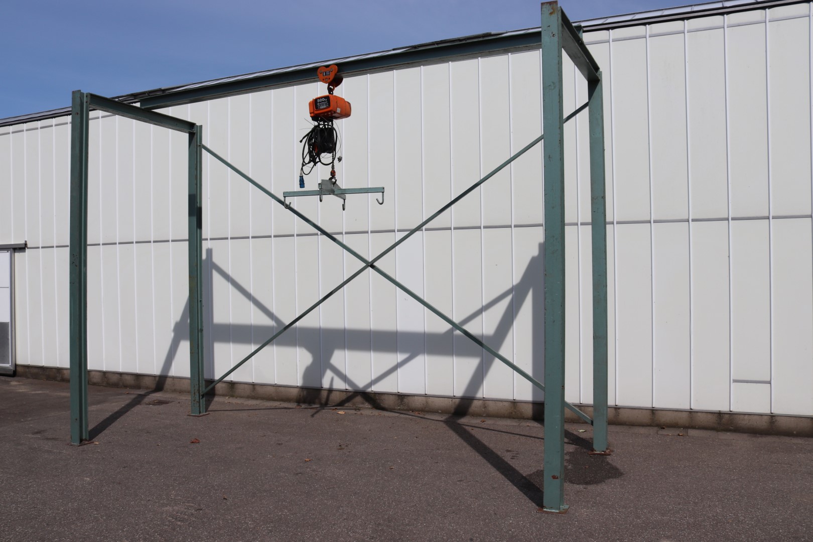Electrical hoist with frame