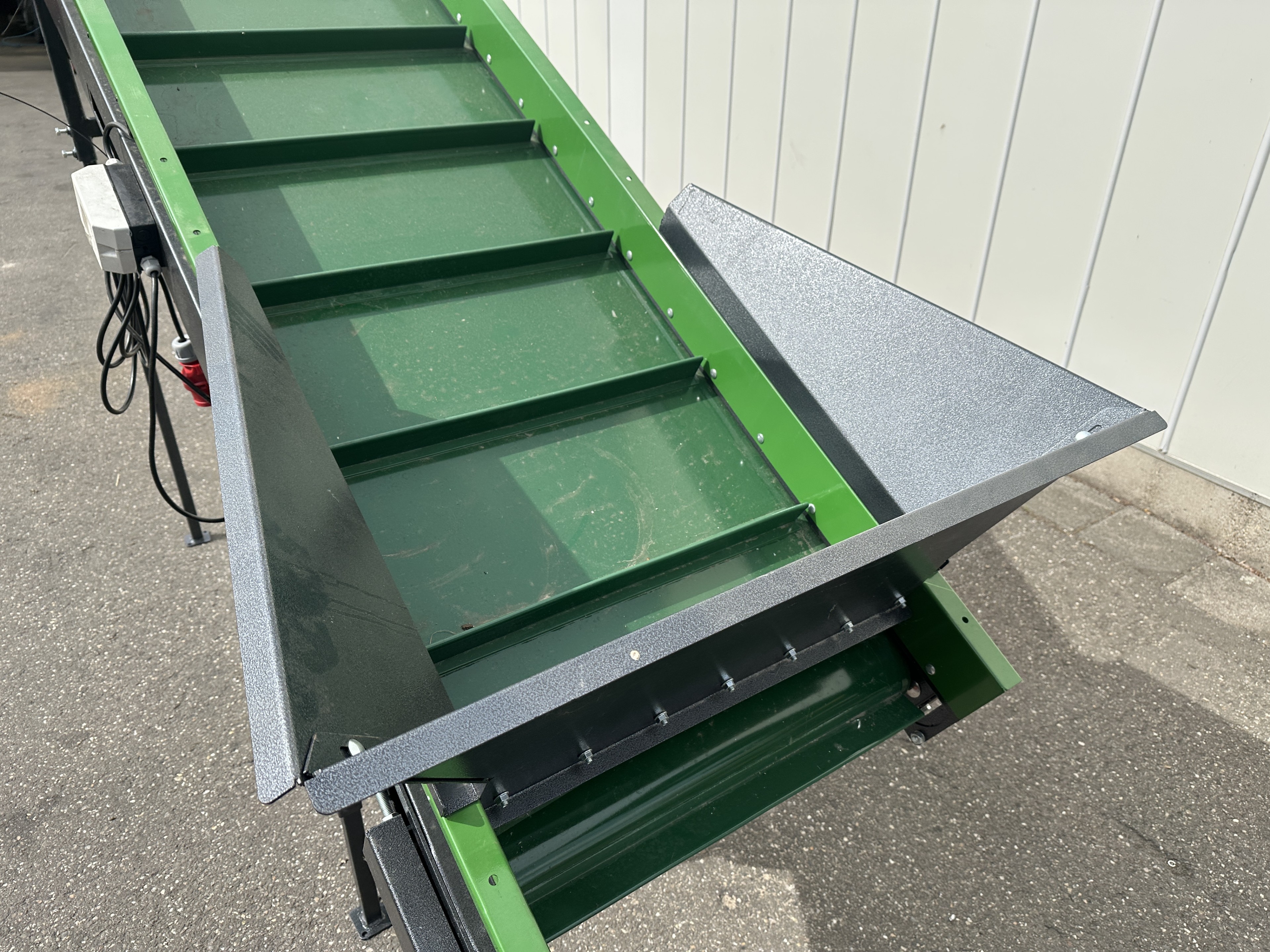 MFP Элеваторный конвейер 280 x 66 см (новый)