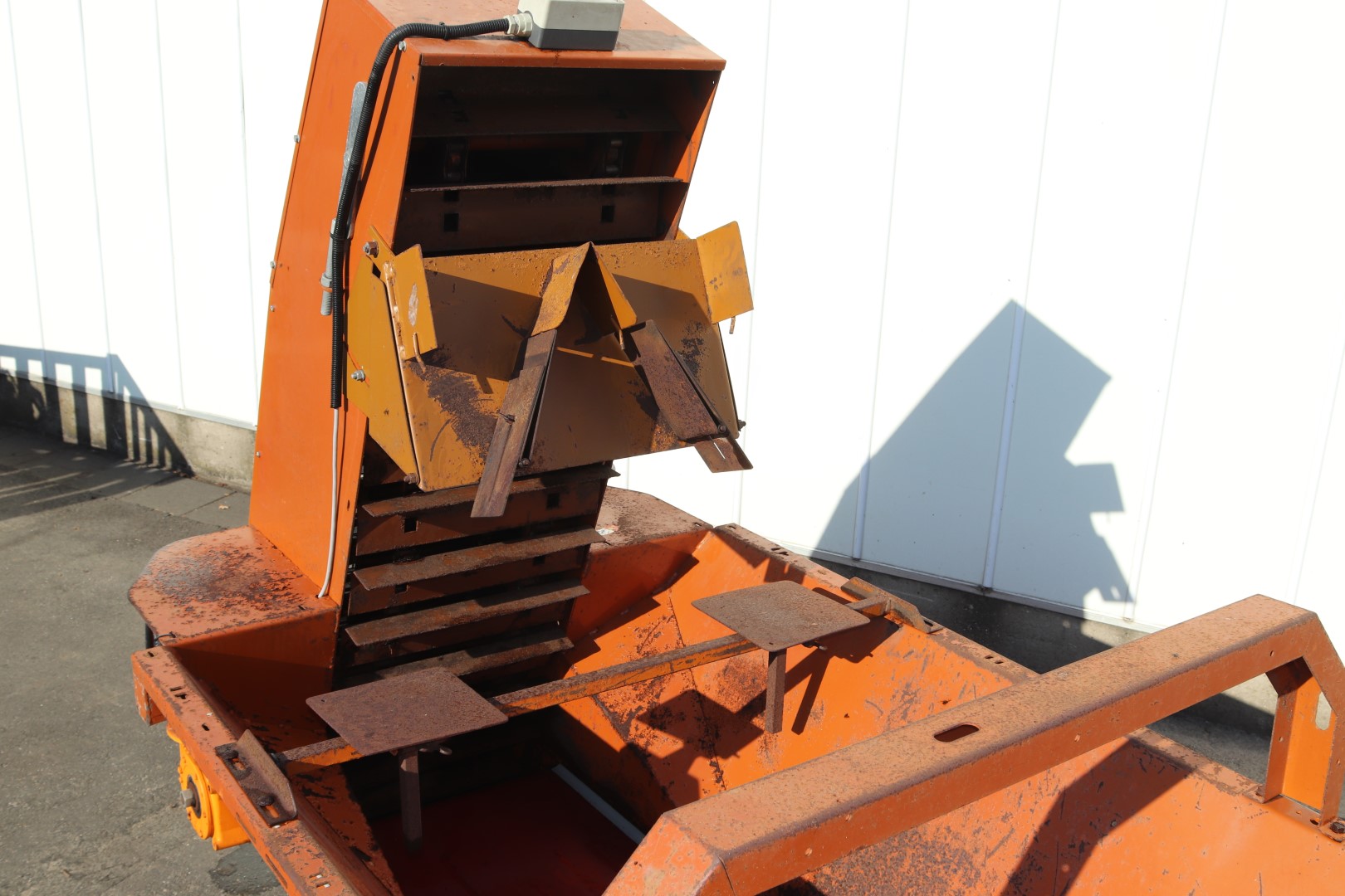 Javo Combi potting machine for big pots