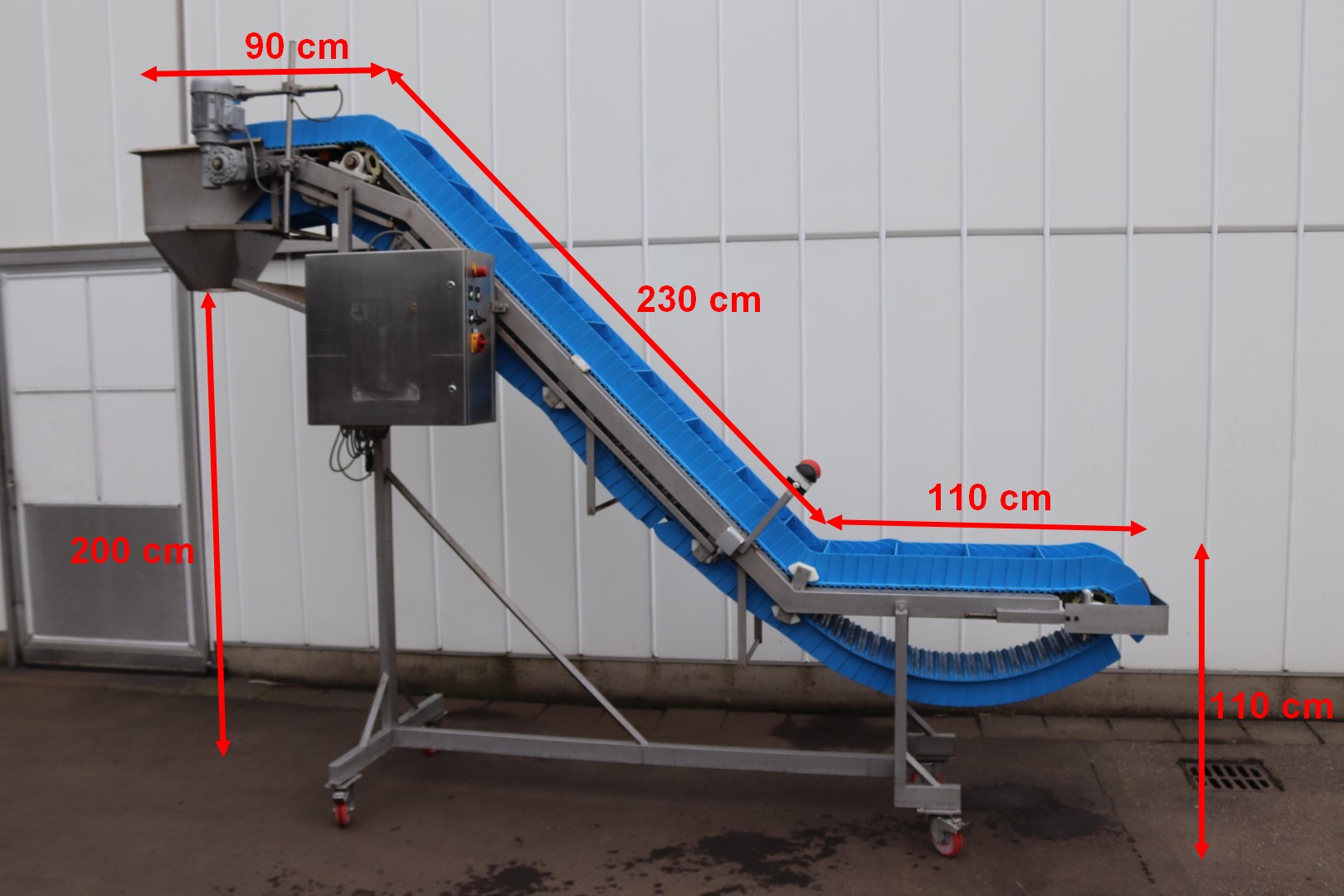 Stainless steel elevator with double knick