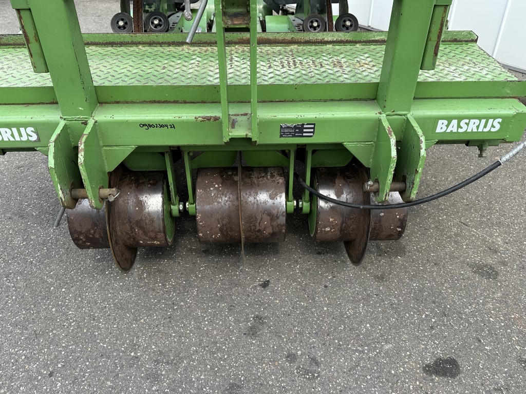 Basrijs �������� ���������� ������ 3 ���� ��� ������� �������, ��������