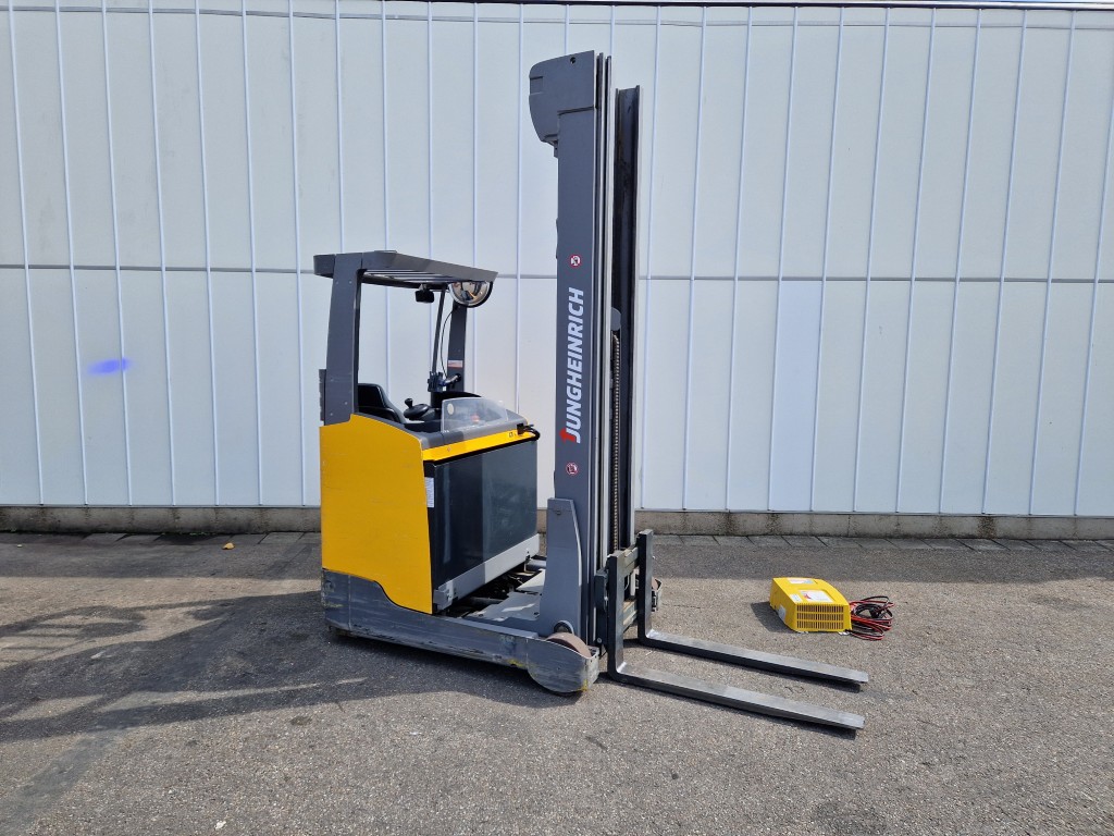 Jungheinrich ETV214 - 770 cm ричтрак 1400 кг