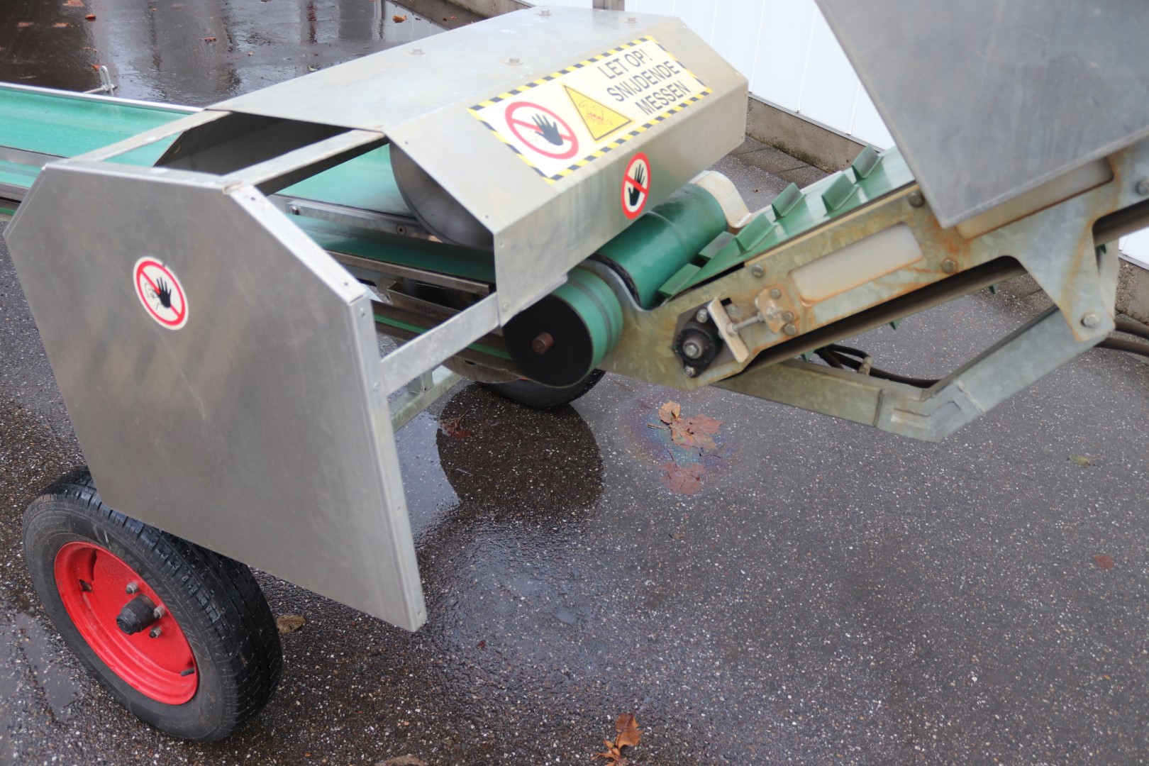 Van den Beucken aluminium harvesting conveyor
