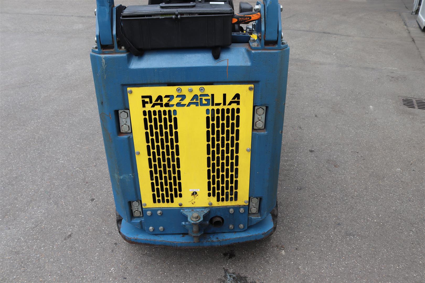 �������� ��������� ���� Pazzaglia FZ-110 AV