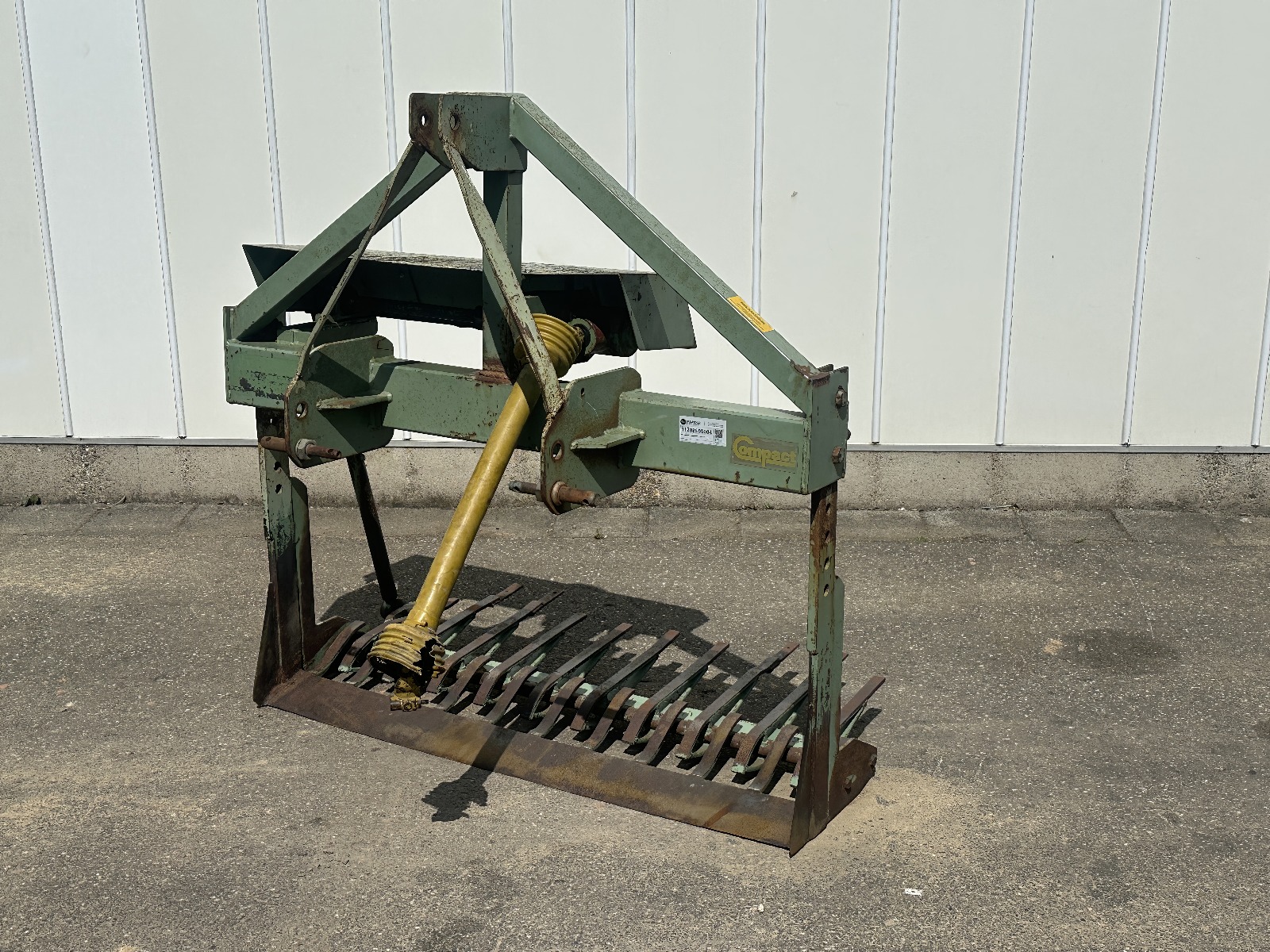 Compact Вибрационная выкопочная скобa 142