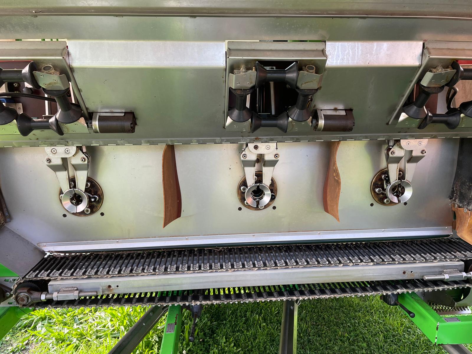 Tumoba SP3 harvester for Brussels sprouts with 3 rows