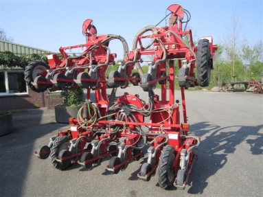 Сеялка Agricola с 12 рядами высевающих аппаратов