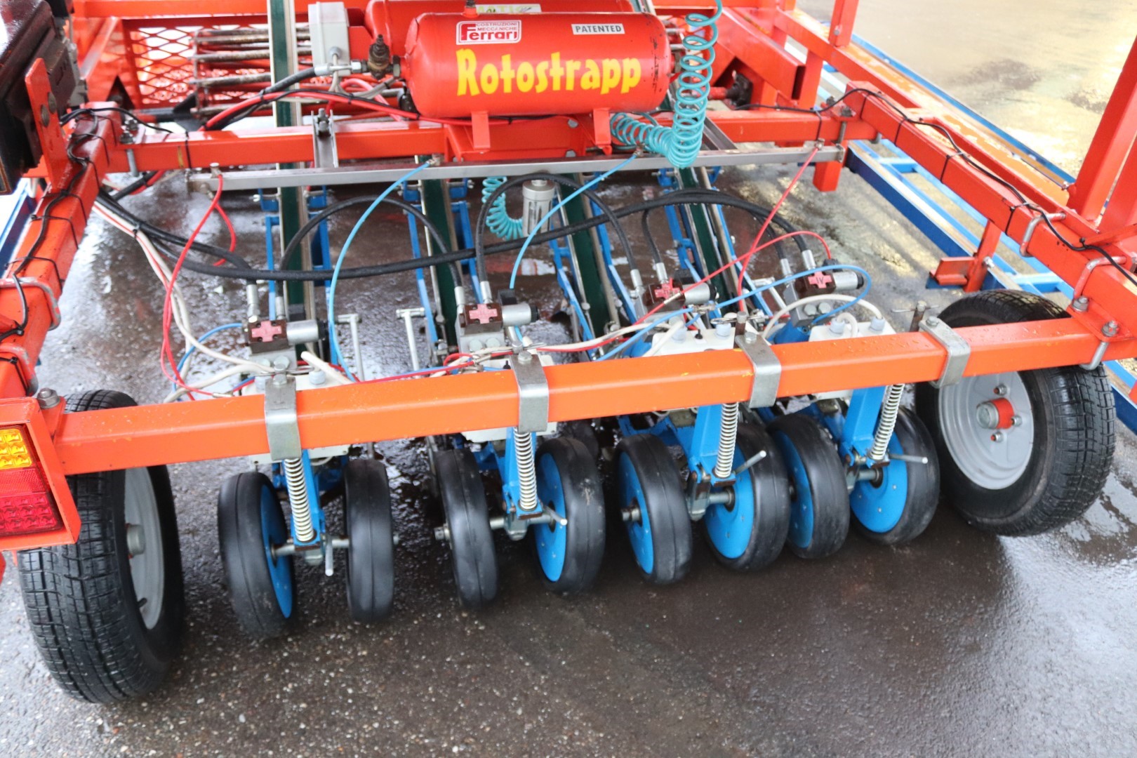4-������ ����������������� ������ Ferrari Rotostrapp ��� ��������� ������