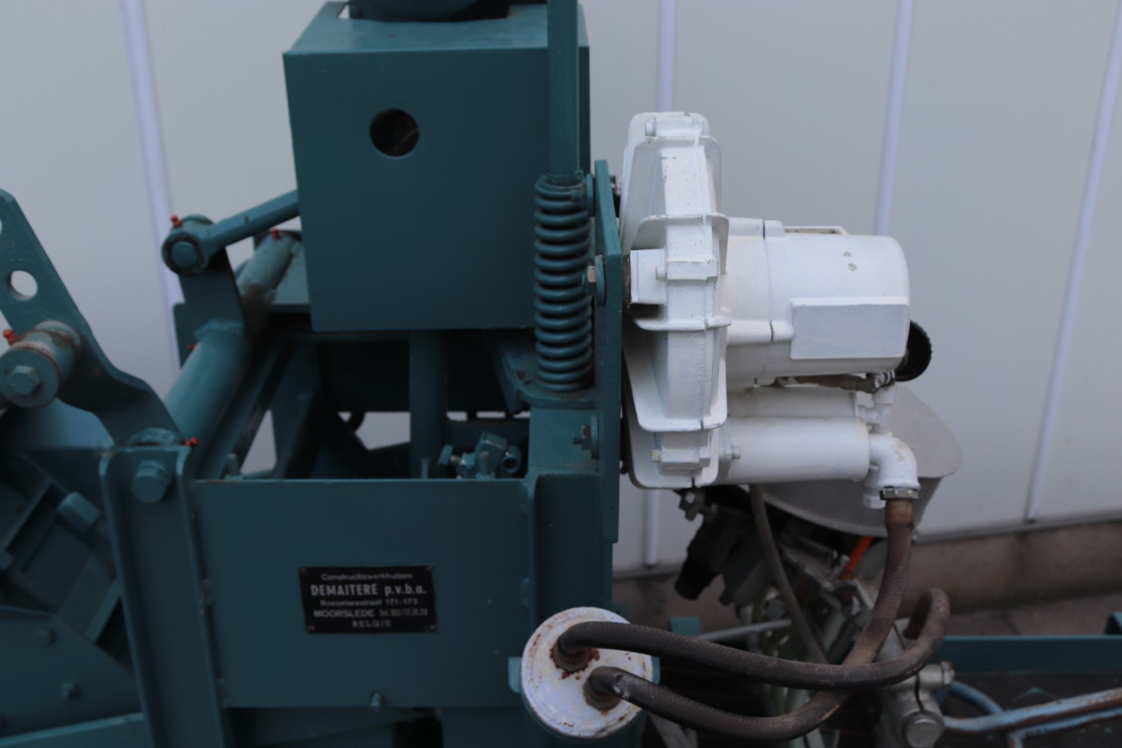 Dewa soil blocking machine with Unger seeder
