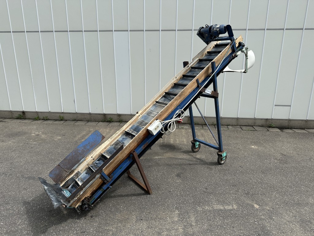 Элеваторный конвейер 310 х 38 см