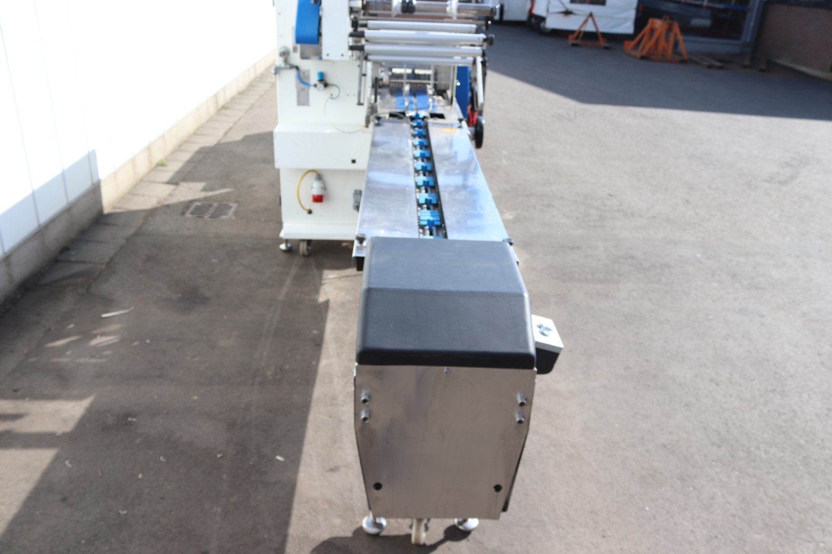 Ulma Atlanta ����������� ������ ����-��� (Flow pack) � �������� ���������