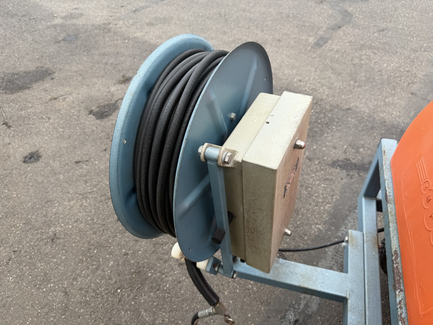 Empas 37-55-2x200E Опрыскивательная тележка с подпружиненной катушкой для шланга
