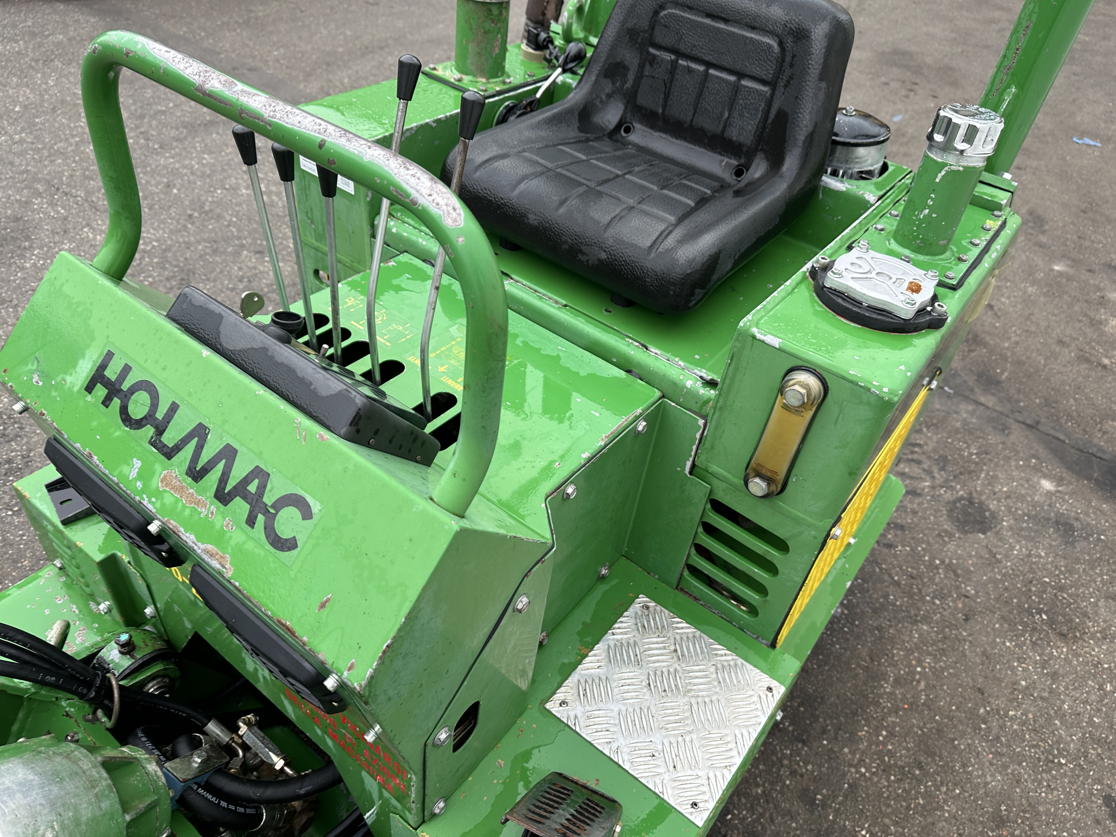 Holmac HZC 16-22 ���������� ������ ��� �������� ������ � �������� � 6 U-��������� ��������
