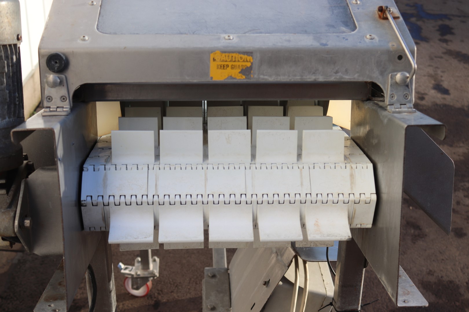 Weening Brothers carrot topper and piece cutter