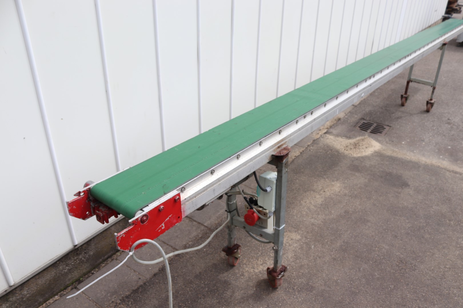 Wevab conveyor for potplants 600 x 24 cm