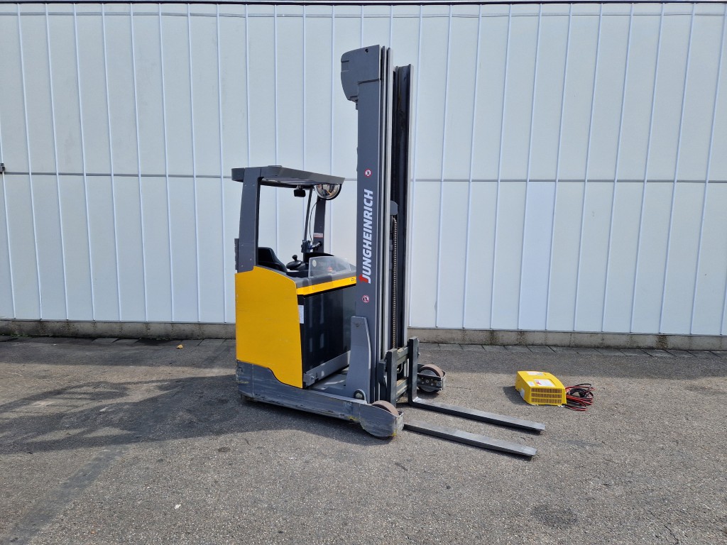 Jungheinrich ETV214 - 770 cm ричтрак 1400 кг