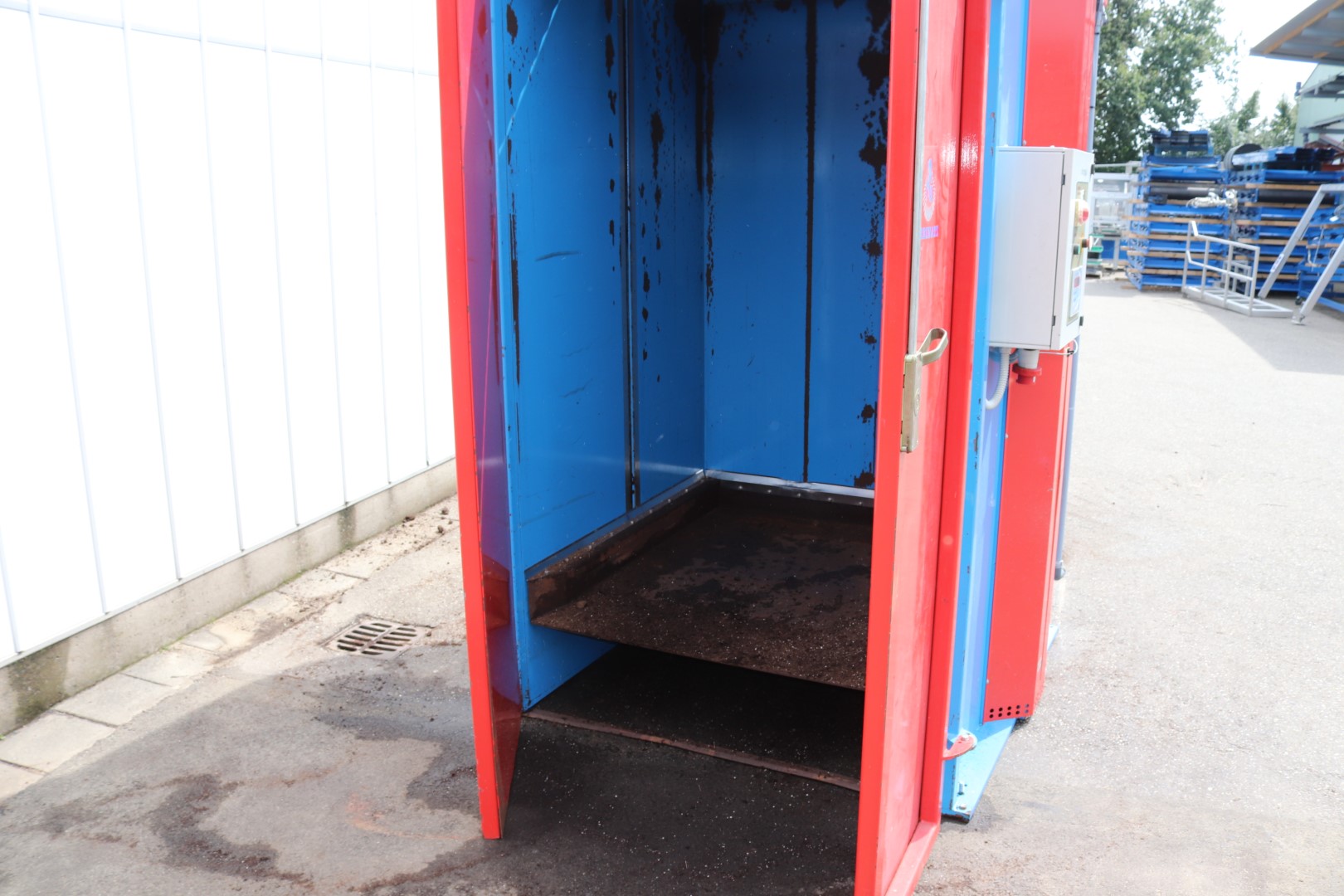 Urbinati CARBB 2400 Big bale breaker with moistering unit