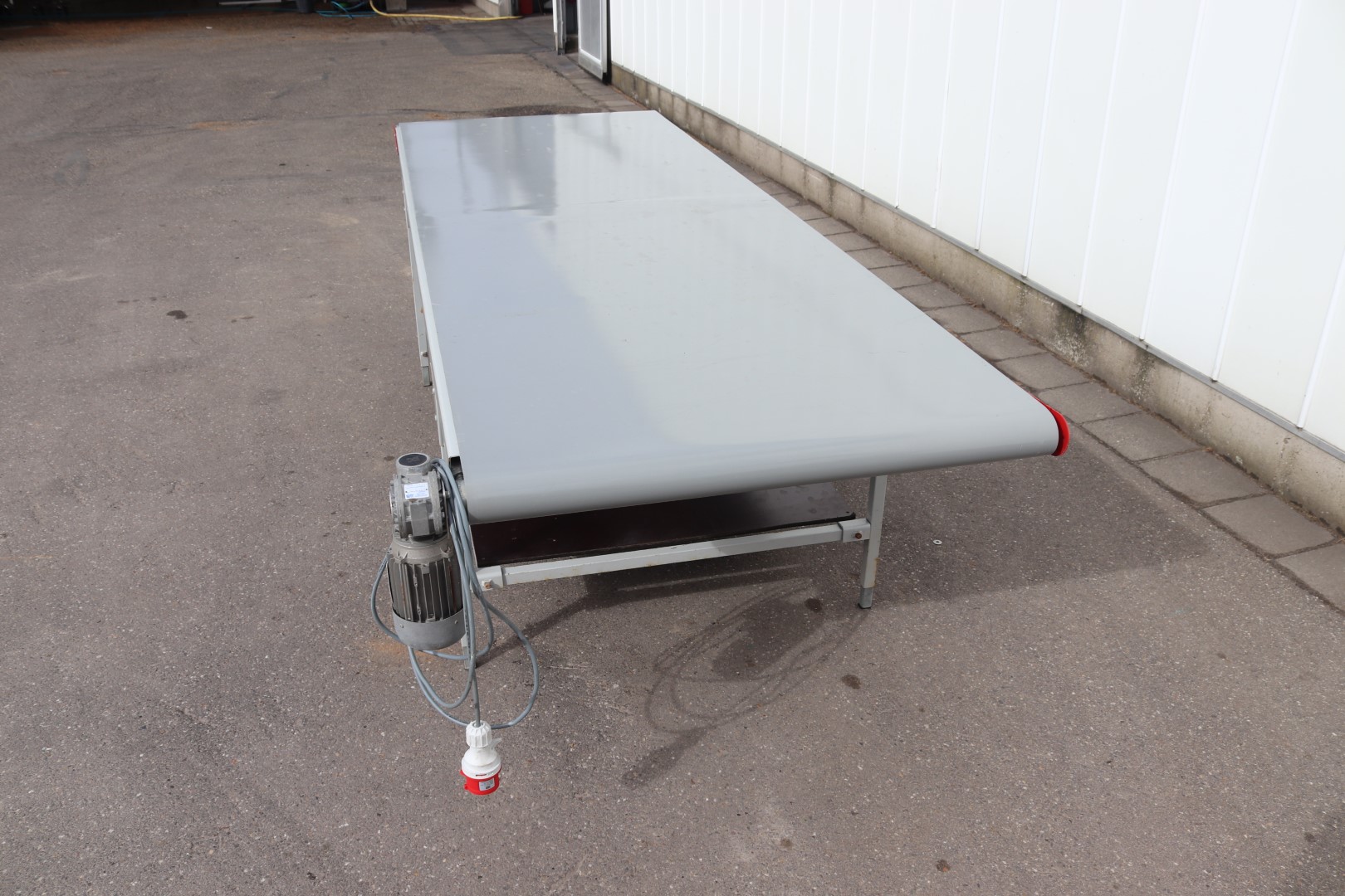 Плоский конвейер BTM 300 x 100 см