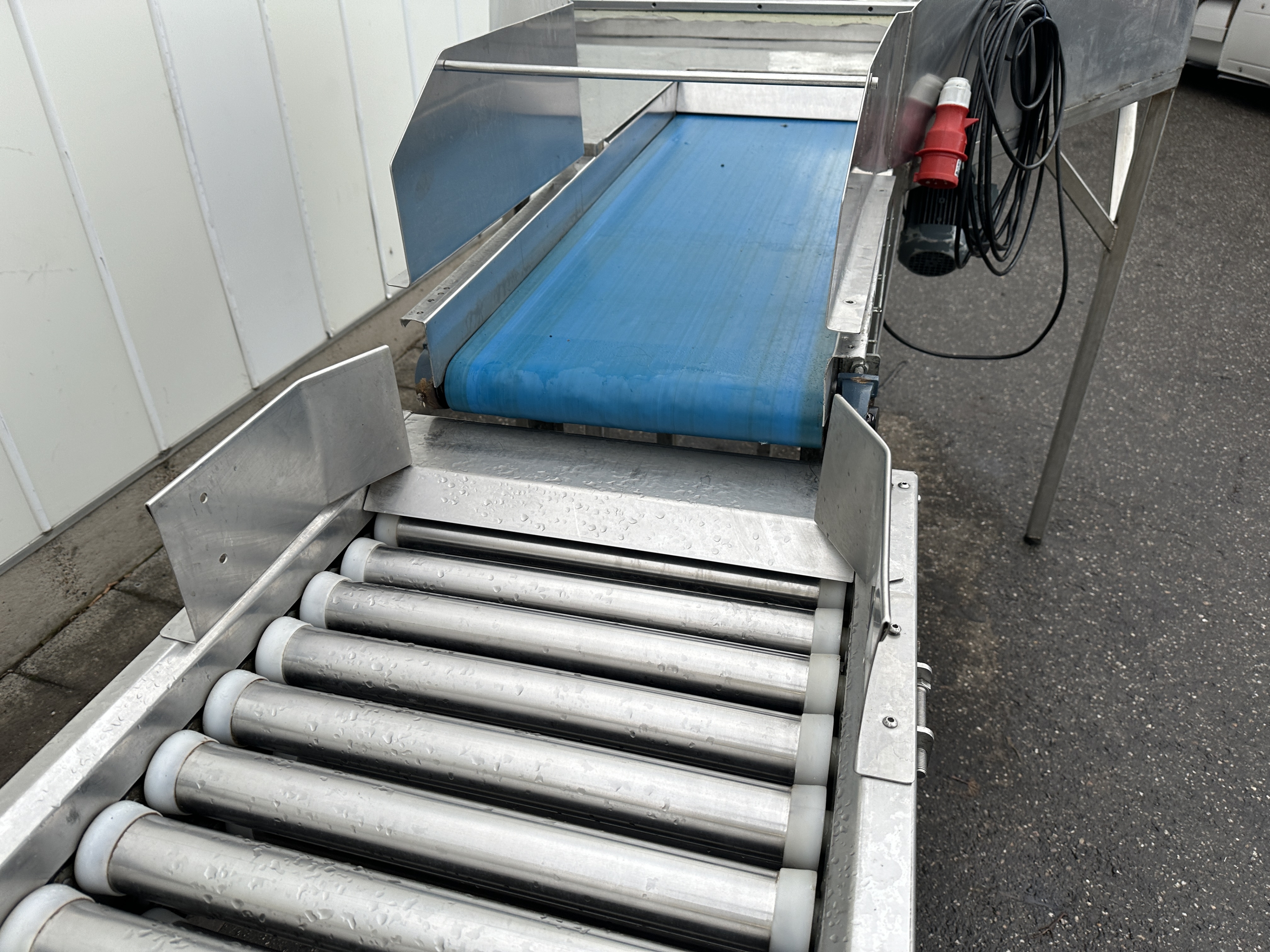 Валковый инспекционный конвейер 210 x 50 см+ подающий конвейер 110 x 41,5 см