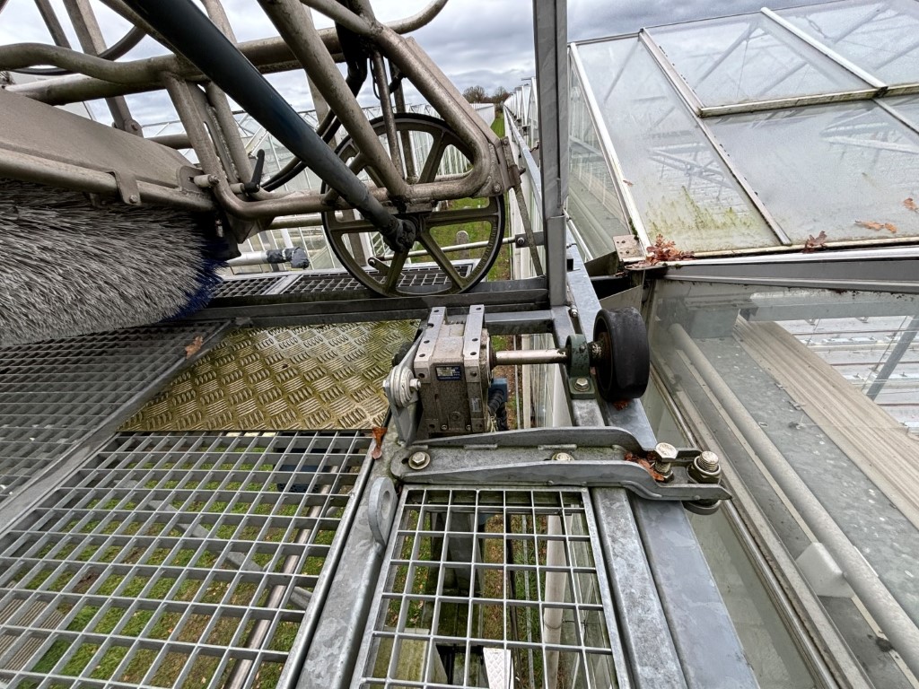 Besseling Roofmaster 400 Машинa для мойки крыш теплиц