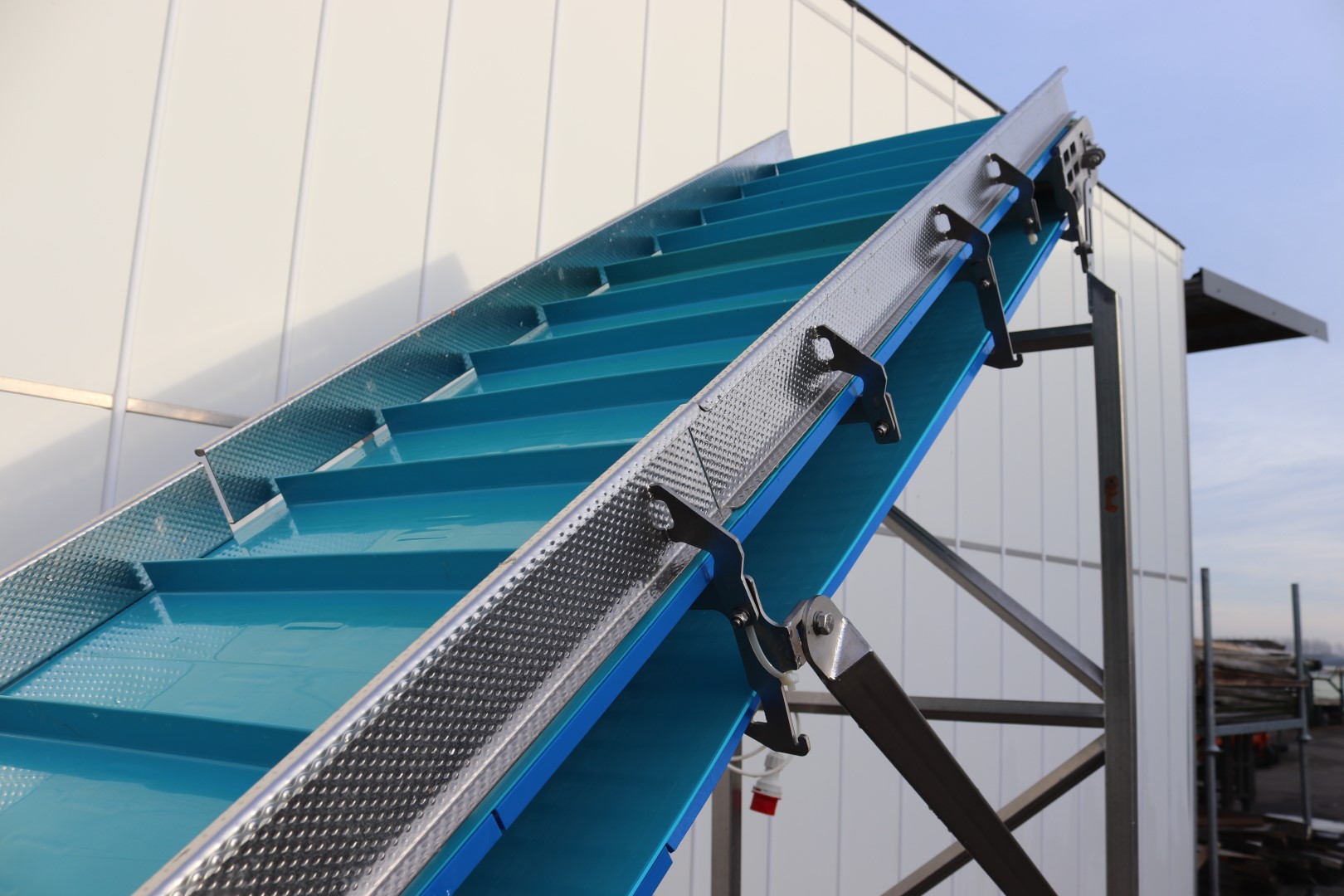 Jasa Stainless steel elevator 440 x 70 cm