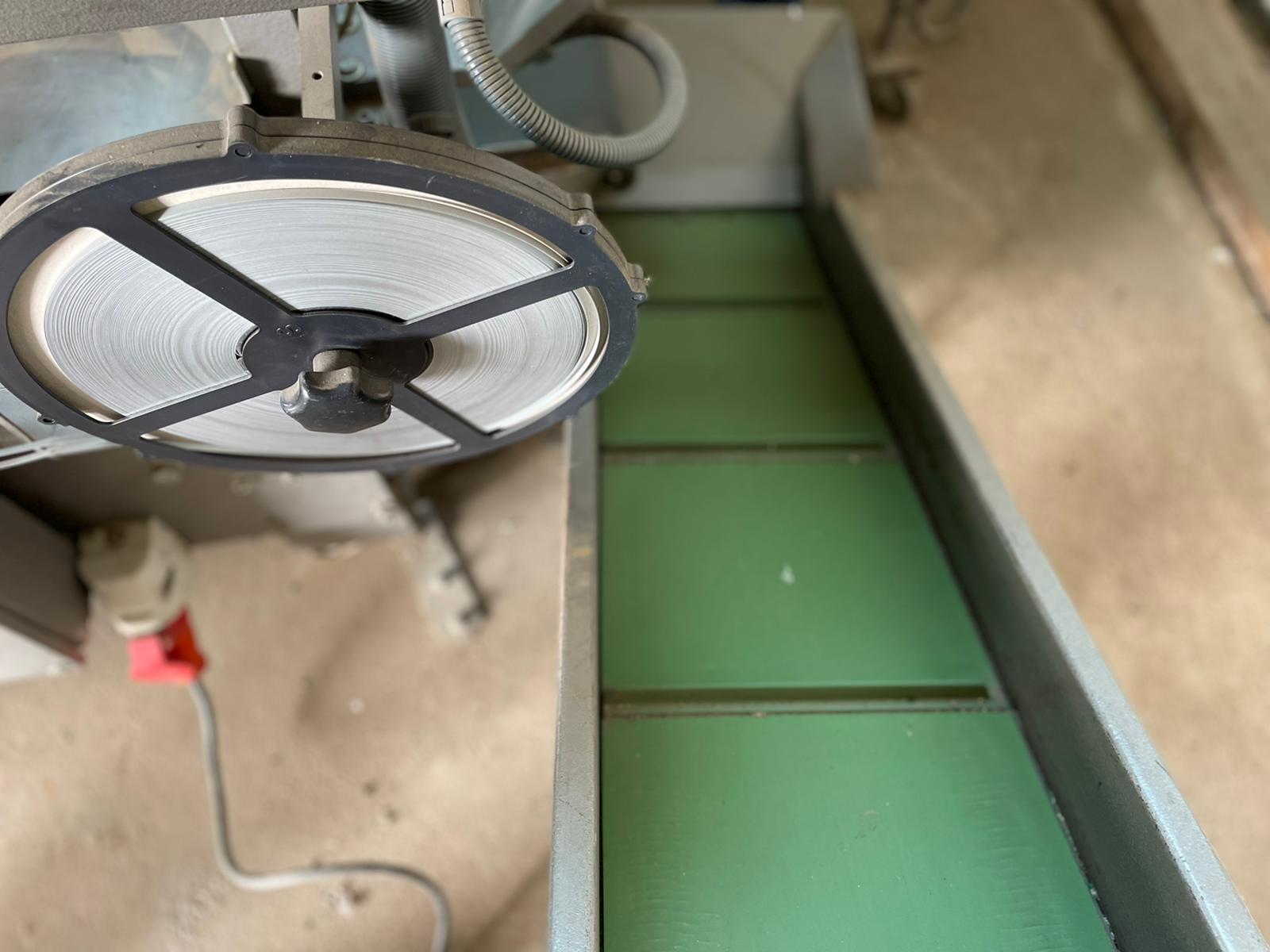 Affeldt weighing machine with C-Pack net clipper