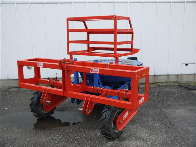 Посевная машина Ferrari Multipla 2 ряда.