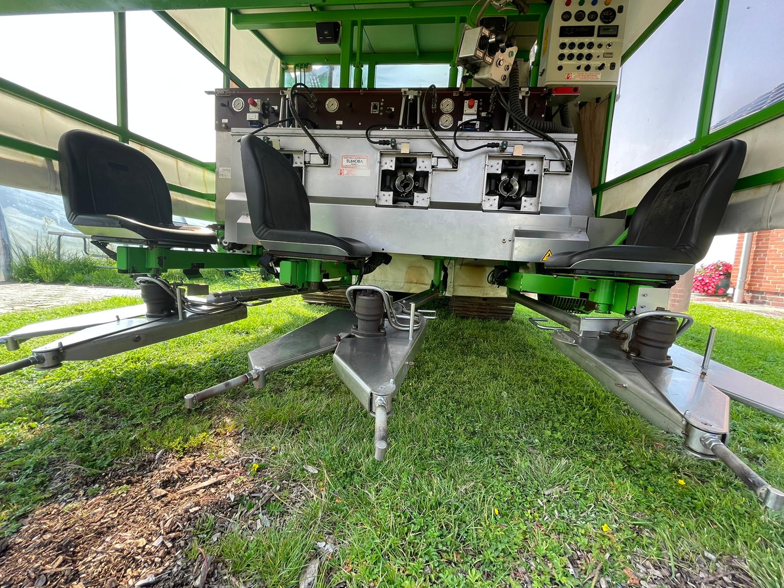 Tumoba SP3 harvester for Brussels sprouts with 3 rows