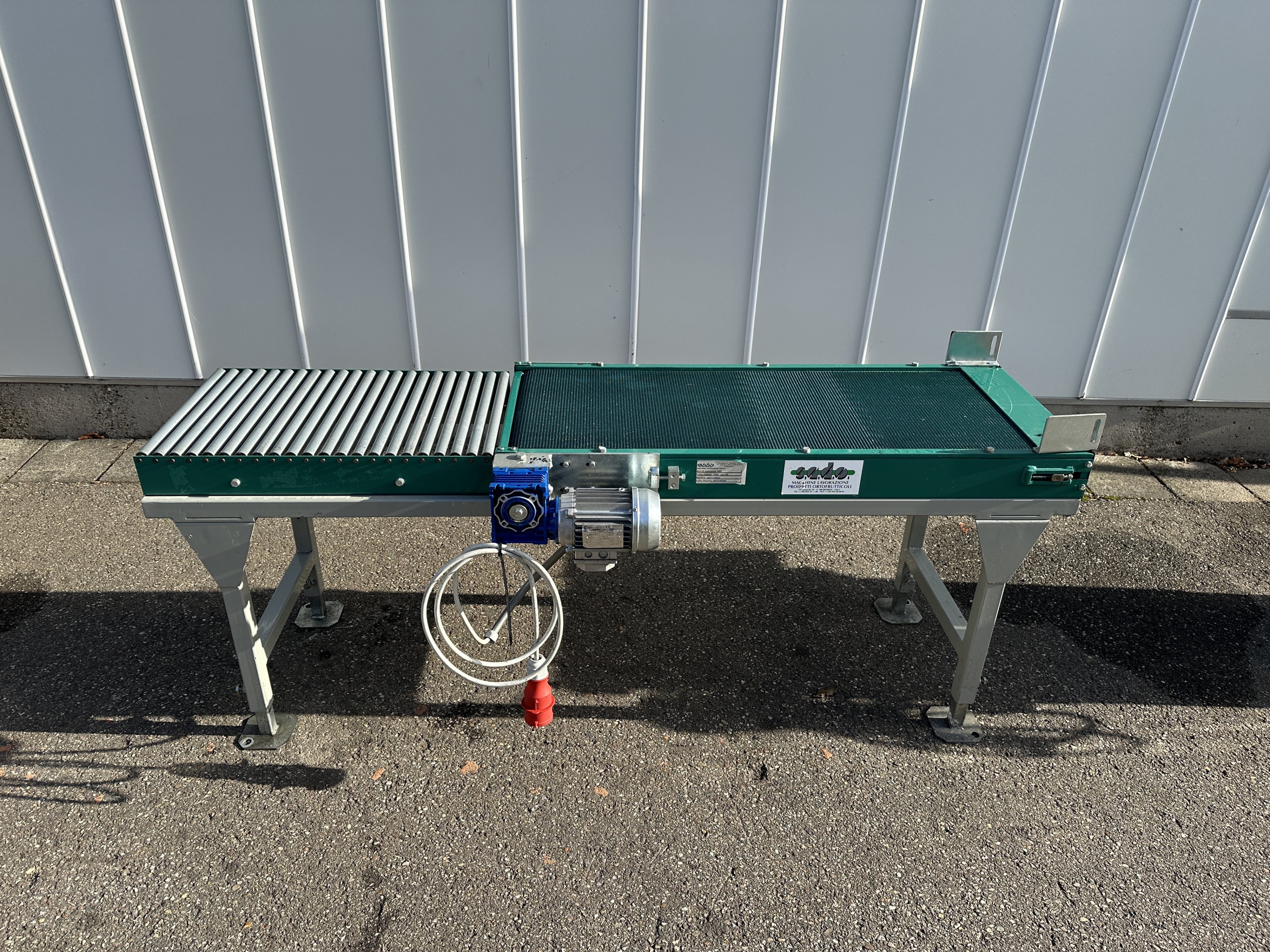 SADO конвейер 105 x 40 см + роликовый конвейер 65 x 40 см