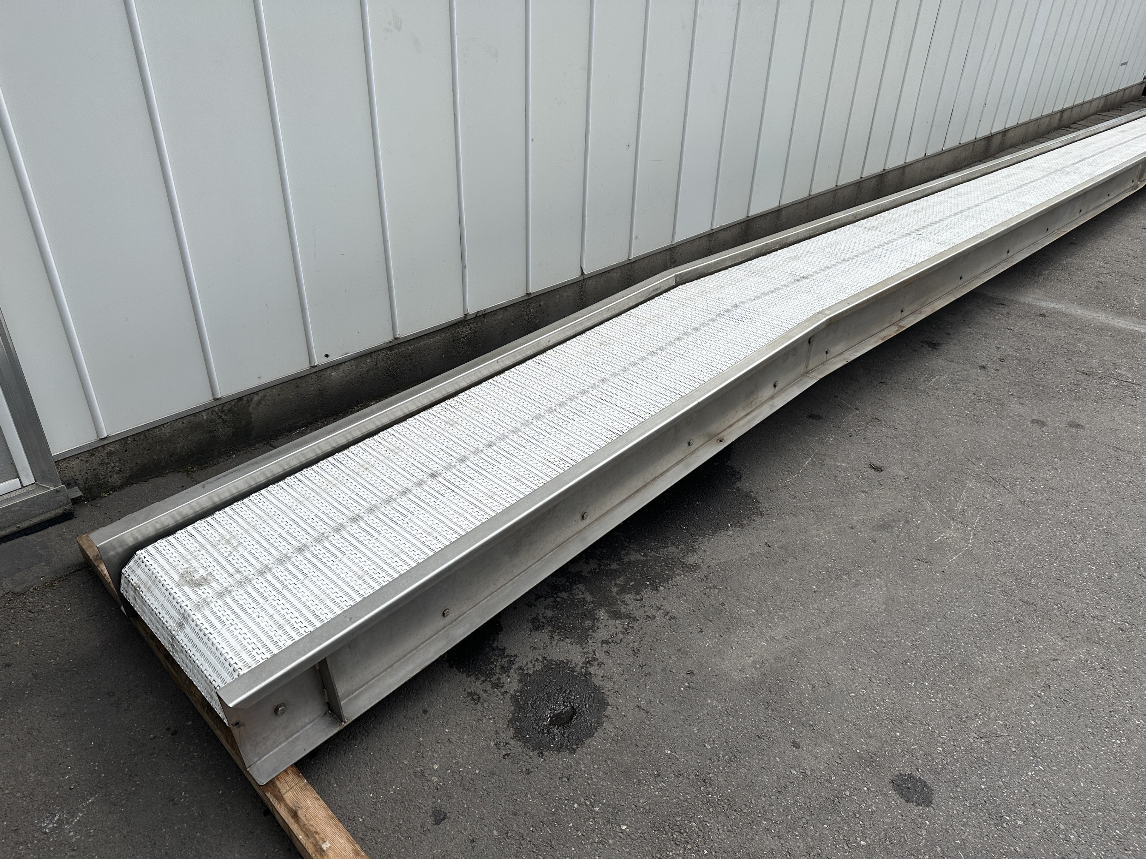 Verbruggen конвейер 1250 x 60 см с поперечным конвейером 100 x 40 см, оба из нержавеющей стали.