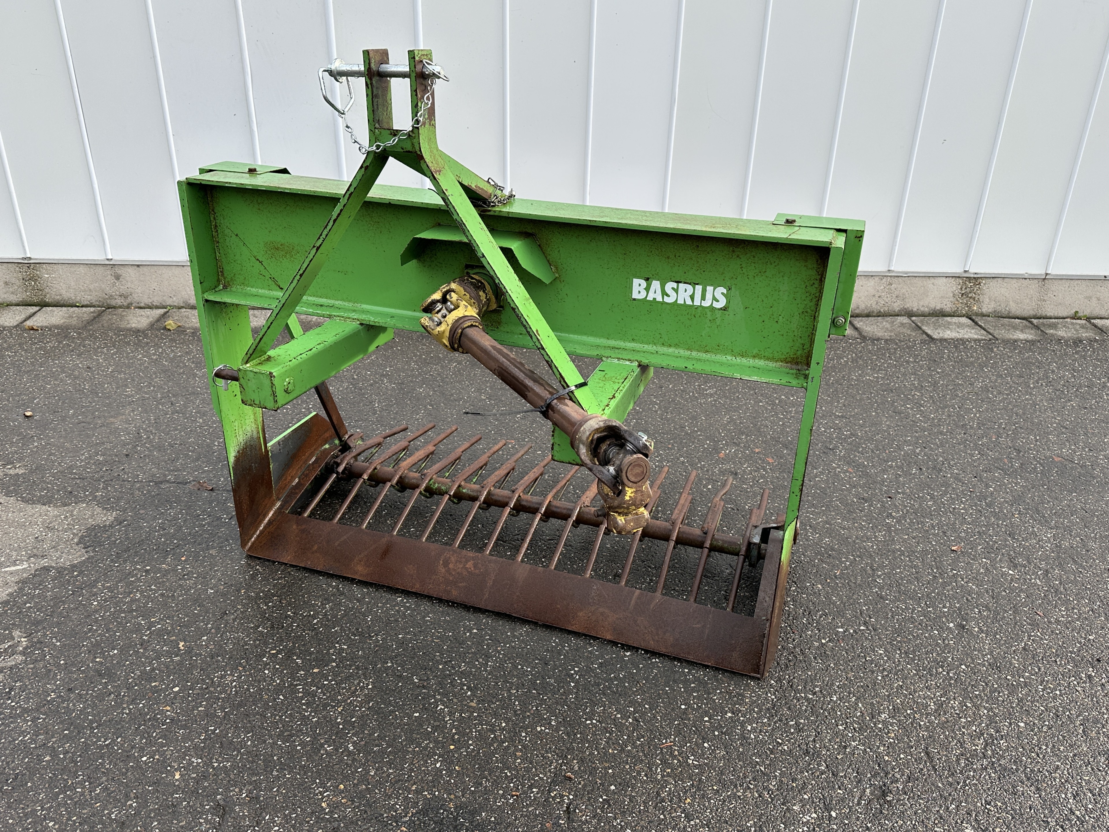 Basrijs ������������ ���������� ����a 135 �� ��������� ������