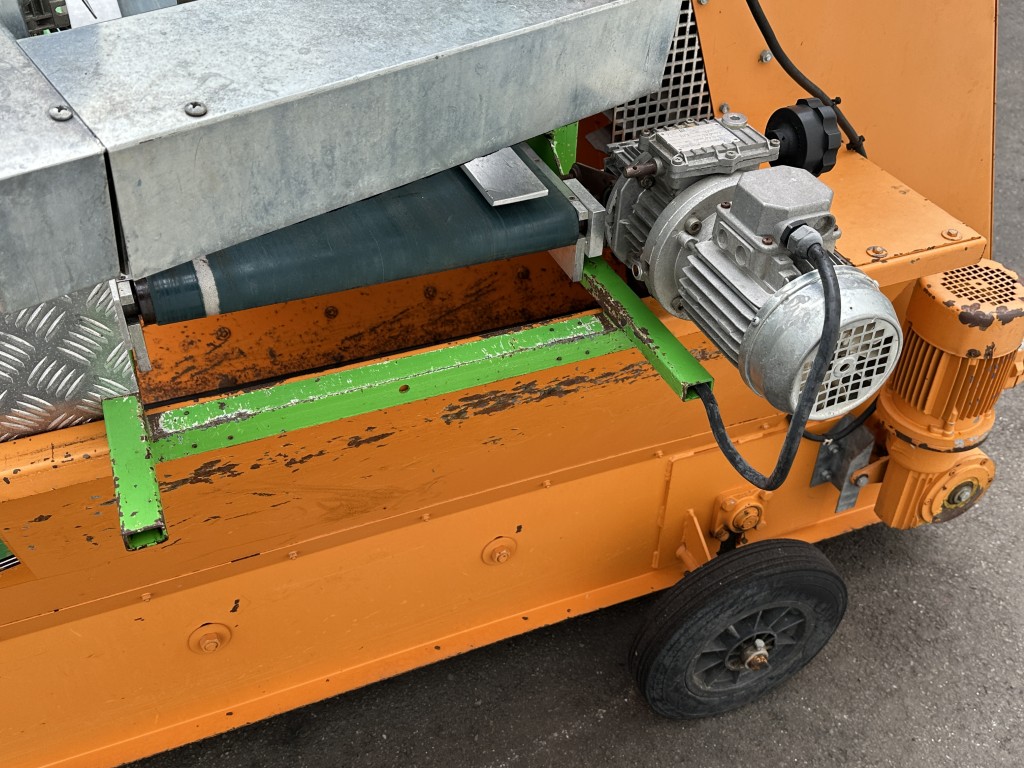 Mayer 2103-1 Наполнитель кассет торфом