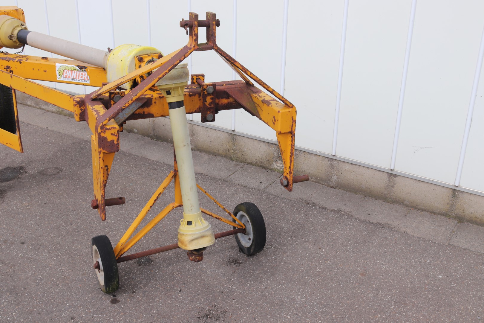 Panter undercutter lifter