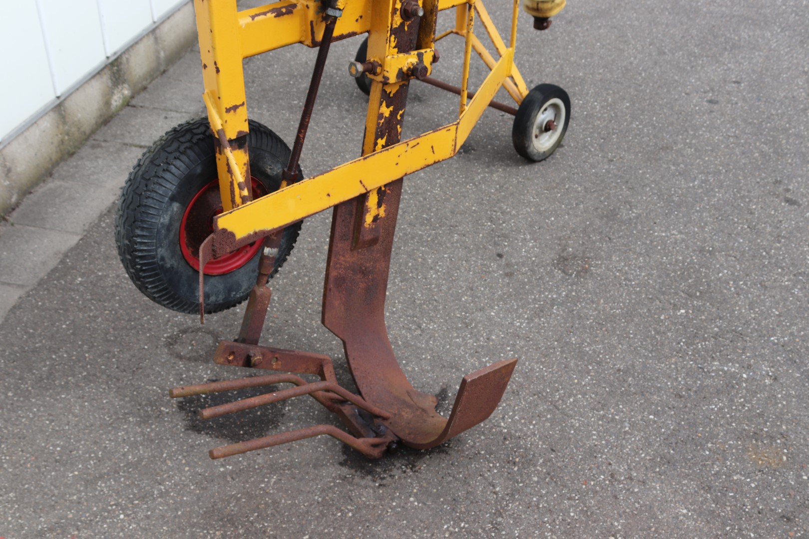 Panter undercutter lifter