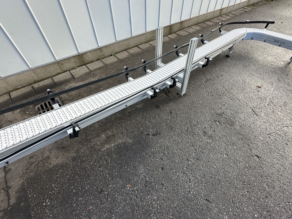 FS solutions Криволинейный конвейер с модульным ремнем 725+изгиб 90°