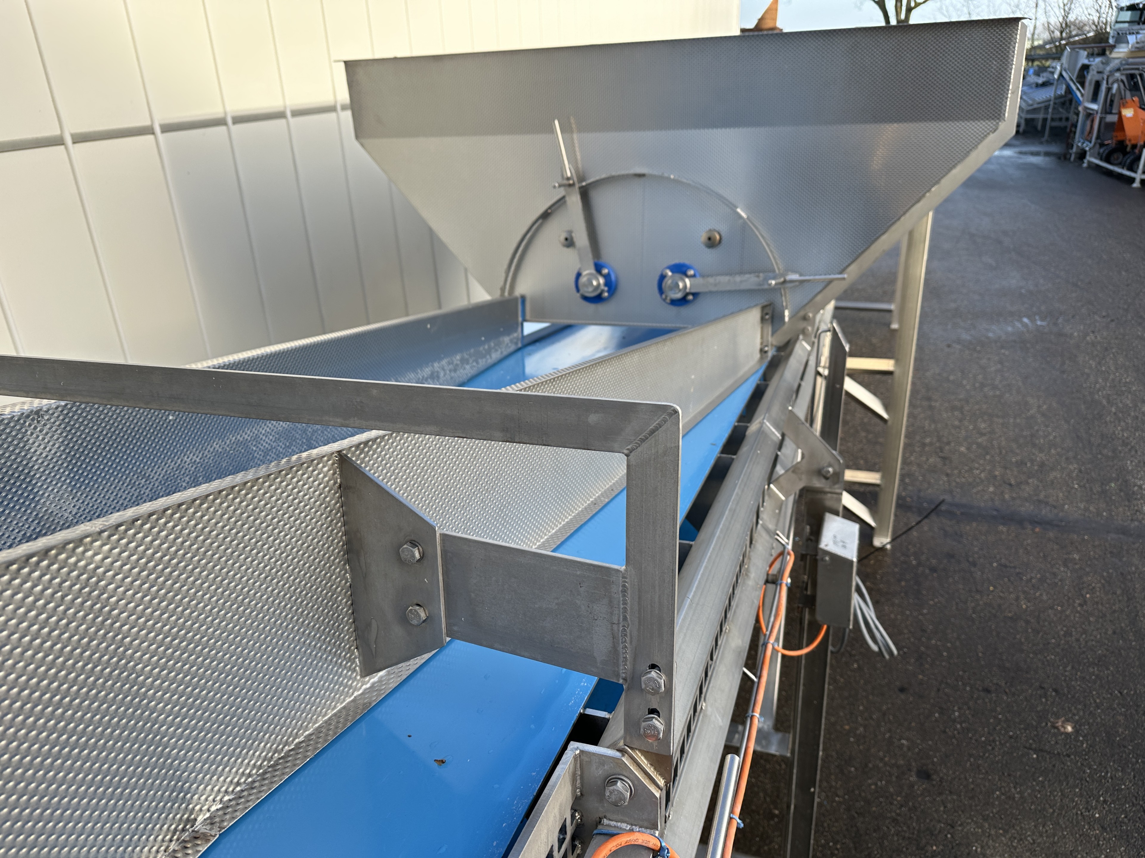 Innotec Systems Дозирующий бункер Конвейер 510 см x 77 см, нержавеющая сталь.