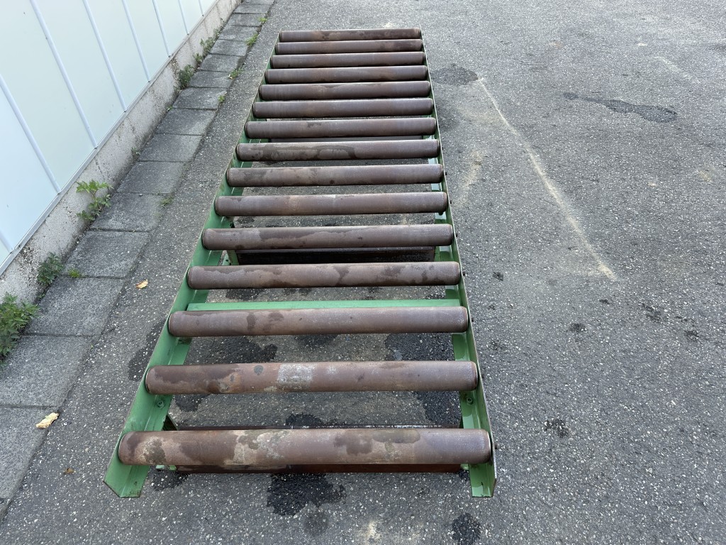Роликовый конвейер 300 х 90 см