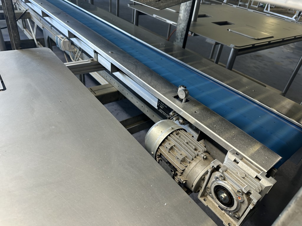 Martin Stolze Combi conveyor Производственная и упаковочная линия с 8 рабочими столами Marco с весами