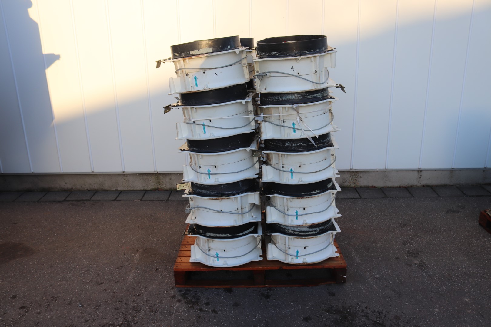 37 x Vostermans Multifan recirculation ventilaters for greenhouse