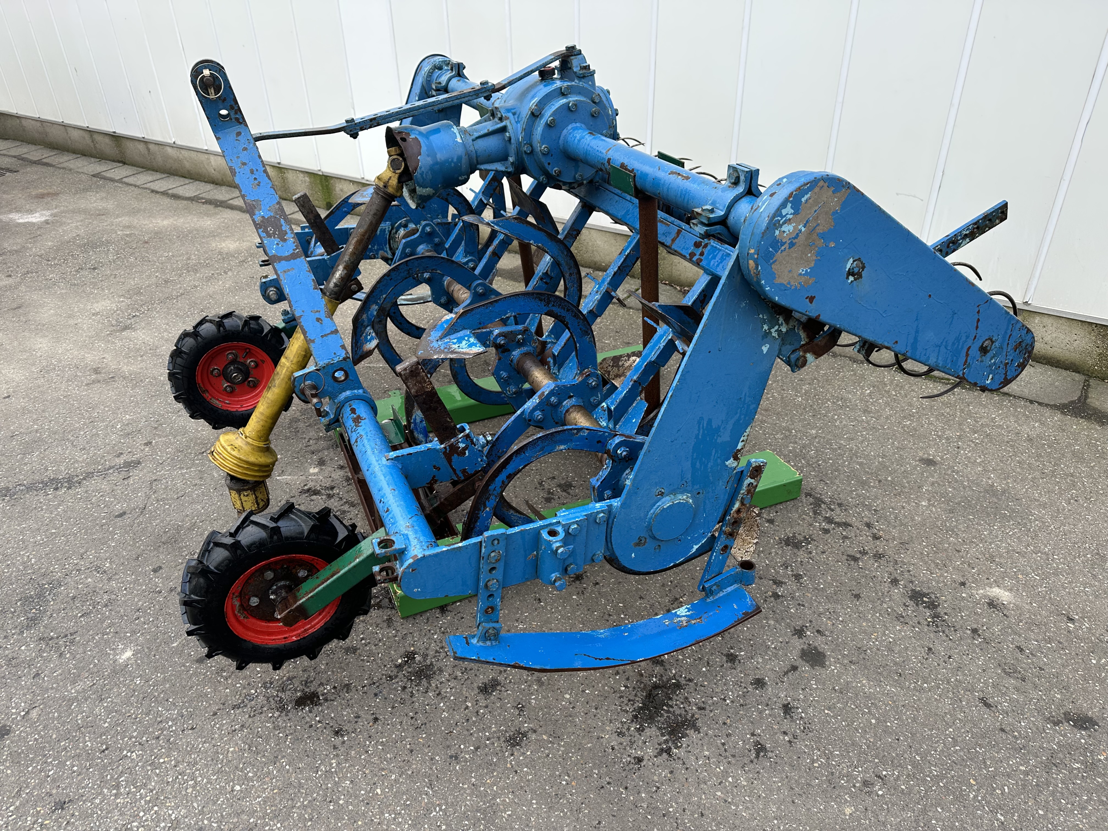 ����� �������������� 180 ��
