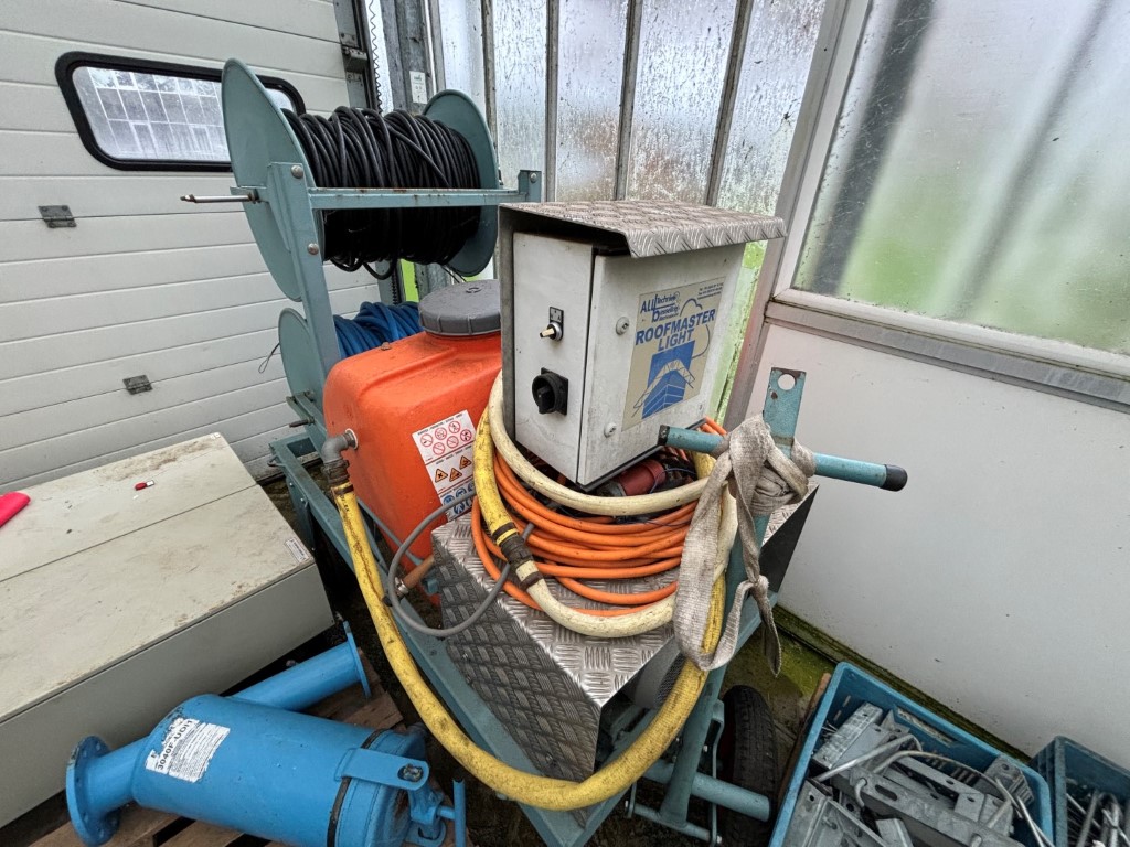 Besseling Roofmaster 400 Машинa для мойки крыш теплиц